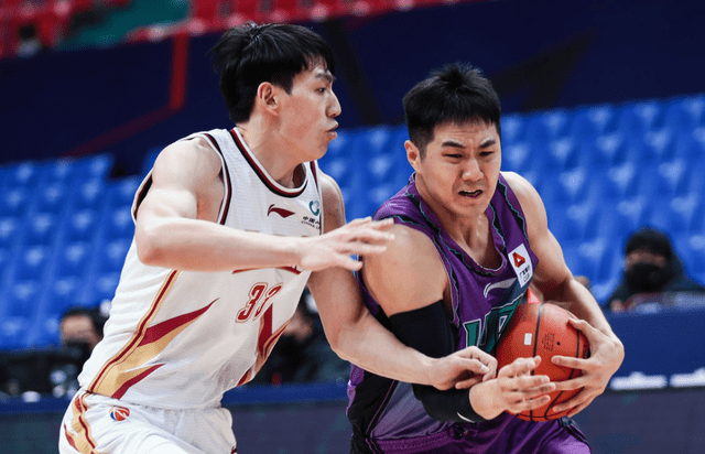 关于赛艇赛场再起风云:泰山鲨队队小胜云贵独角兽队,脚步移动更到位锋线火力回暖的信息 关于赛艇赛场再起风云:泰山鲨队队小胜云贵独角兽队,脚步移动更到位锋线火力回暖的信息