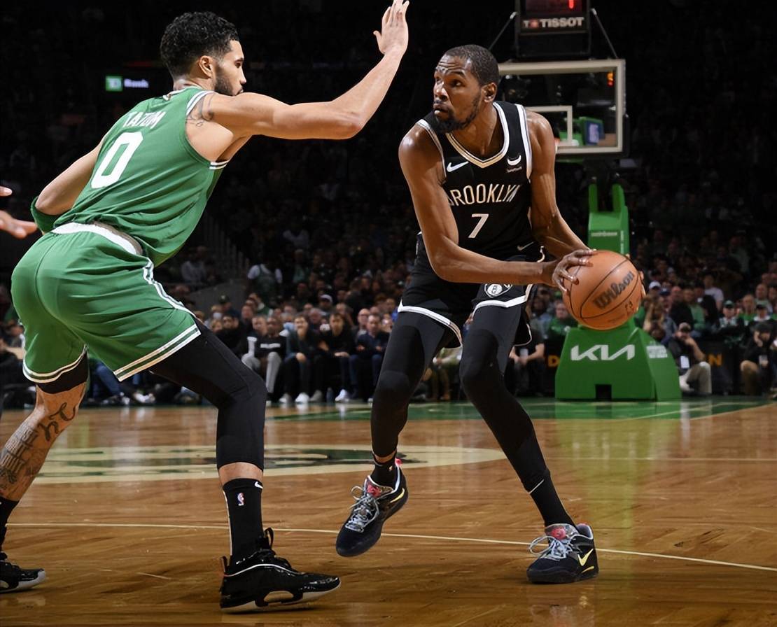 比赛局势复杂引发热议!,蒂姆在篮网比赛中出色防守全场沸腾不已 比赛局势复杂引发热议!,蒂姆在篮网比赛中出色防守全场沸腾不已