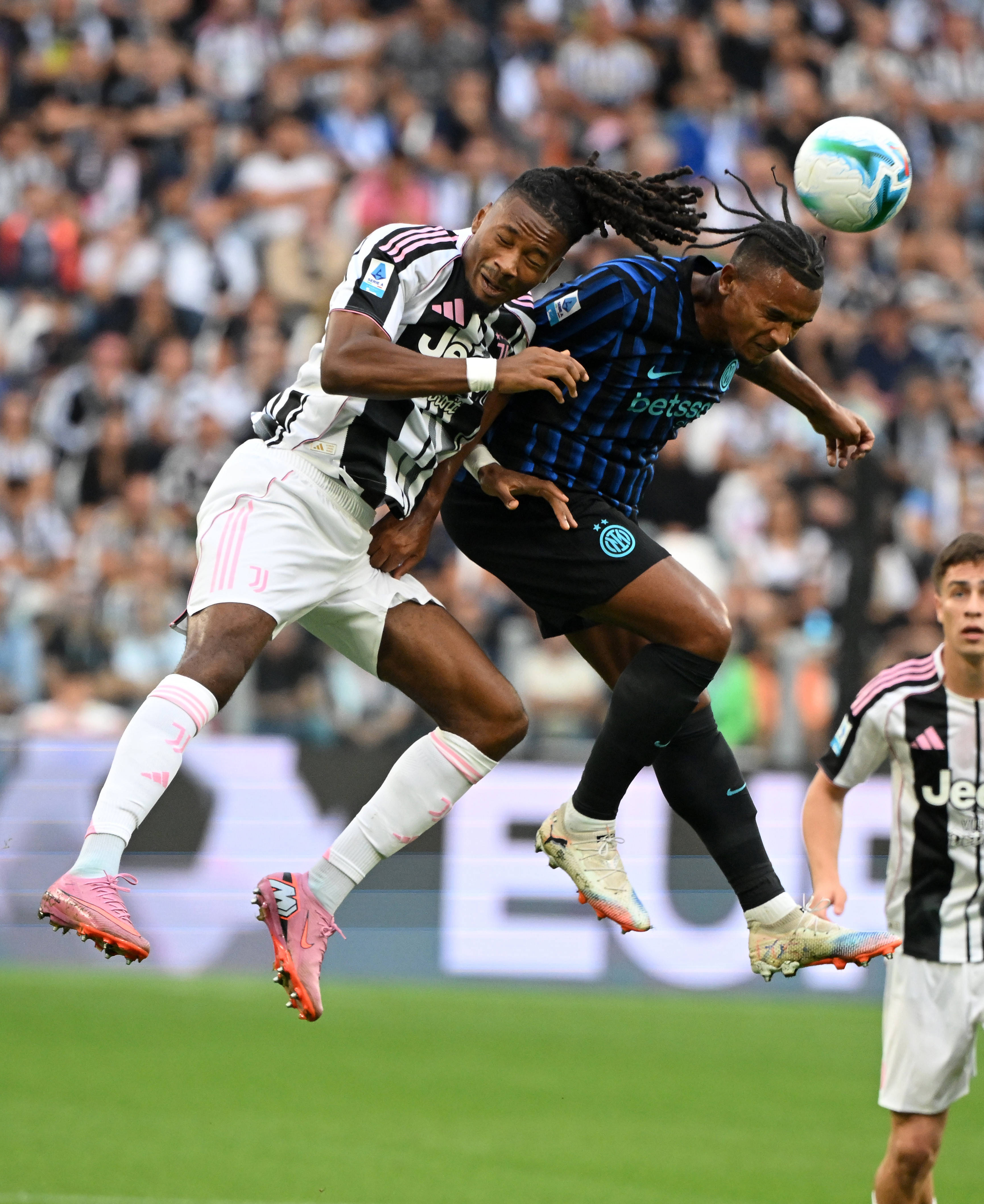 莱万多夫斯基遭遇二十持续失利，尤文图斯教练压力巨大！上演精彩一战的简单介绍