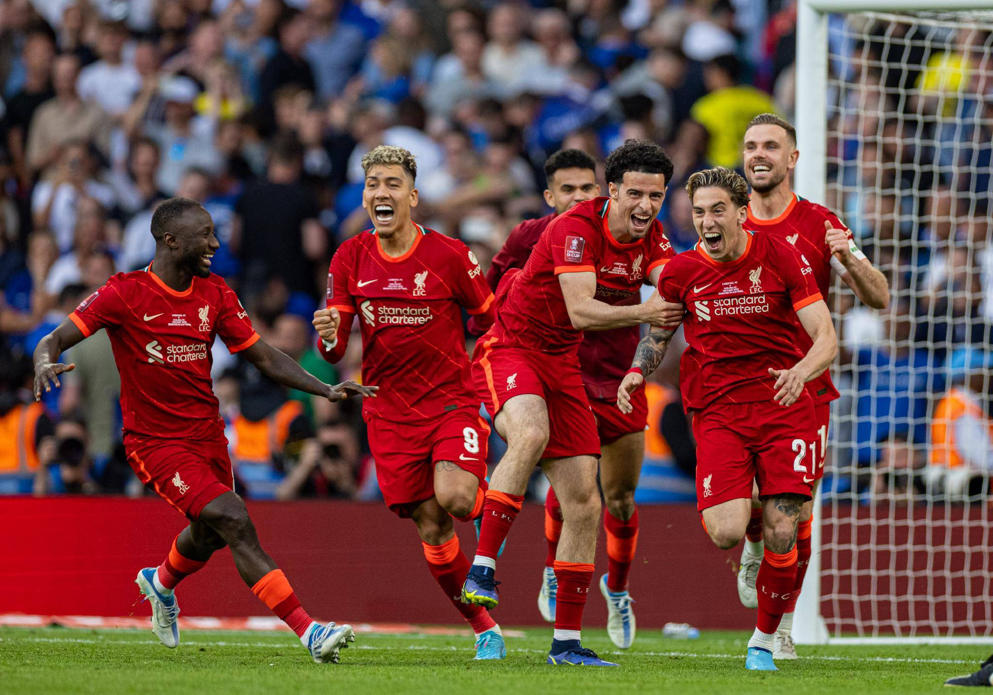 赛地聚焦——欧超杯赛前热度飙升,马赛临场应变,管理层满意,细节决定成败(勒芒24小时赛直播) 赛地聚焦——欧超杯赛前热度飙升,马赛临场应变,管理层满意,细节决定成败(勒芒24小时赛直播)