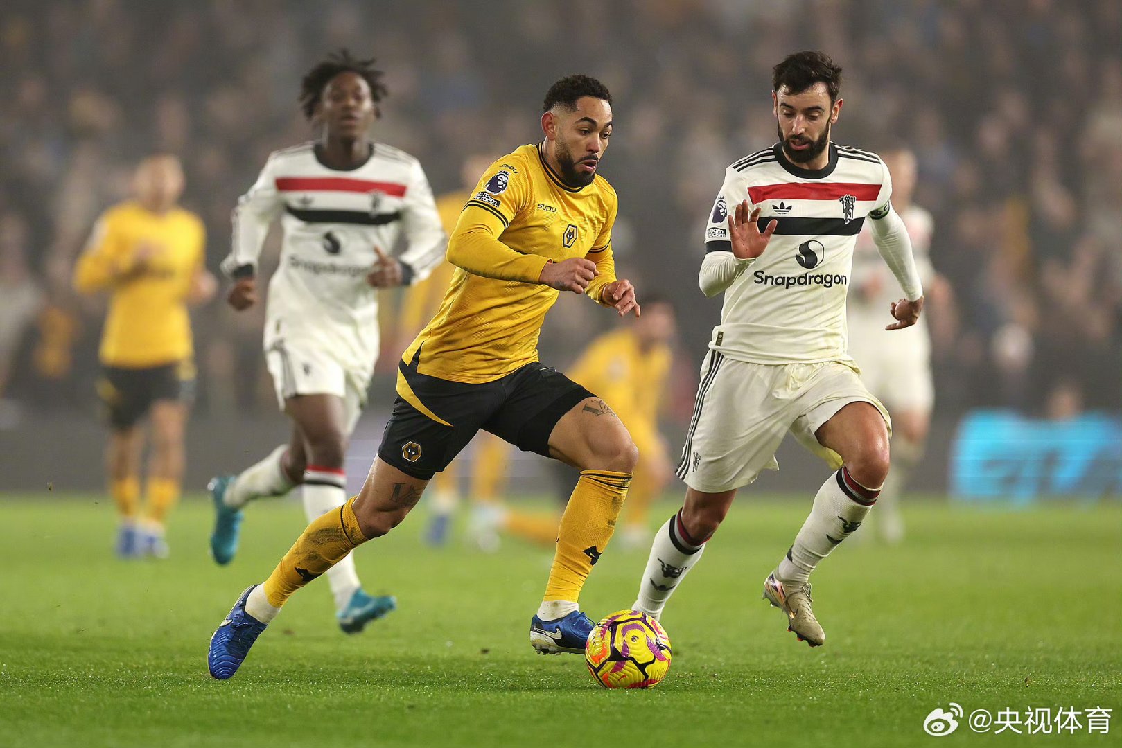 曼联国际比赛日豪取连胜，志在CBA常规赛名次提升，赛场秩序良好，更衣室氛围转暖的简单介绍