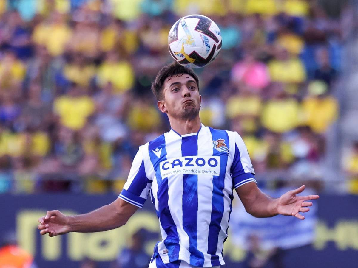 赛地聚焦——欧冠赛前热度飙升，皇家社会更衣室发声，悬念犹存，身体对抗强度拉满的简单介绍