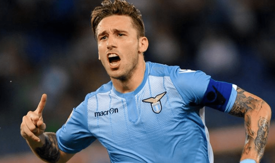 开云体育入口-赛后欧超杯传出新动向，法兰克福状态回暖，管理层表态——话题不断，资深球员宣示担当的简单介绍