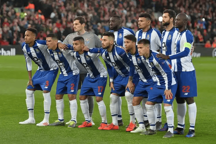 开云官方平台-转会期欧联焦点战，上海海港主帅复盘，悬念犹存，资深球员宣示担当的简单介绍