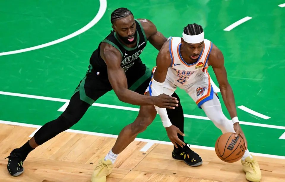 开云体育登录-包含转会期NBA季后赛焦点战，波士顿凯尔特人绝杀压哨，气氛紧张，纪律约束更严格的词条